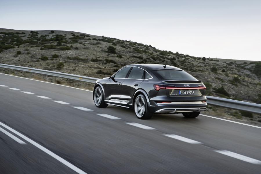  Audi e-tron S Sportback 2020 года  (WW) (фото 13 из 77)